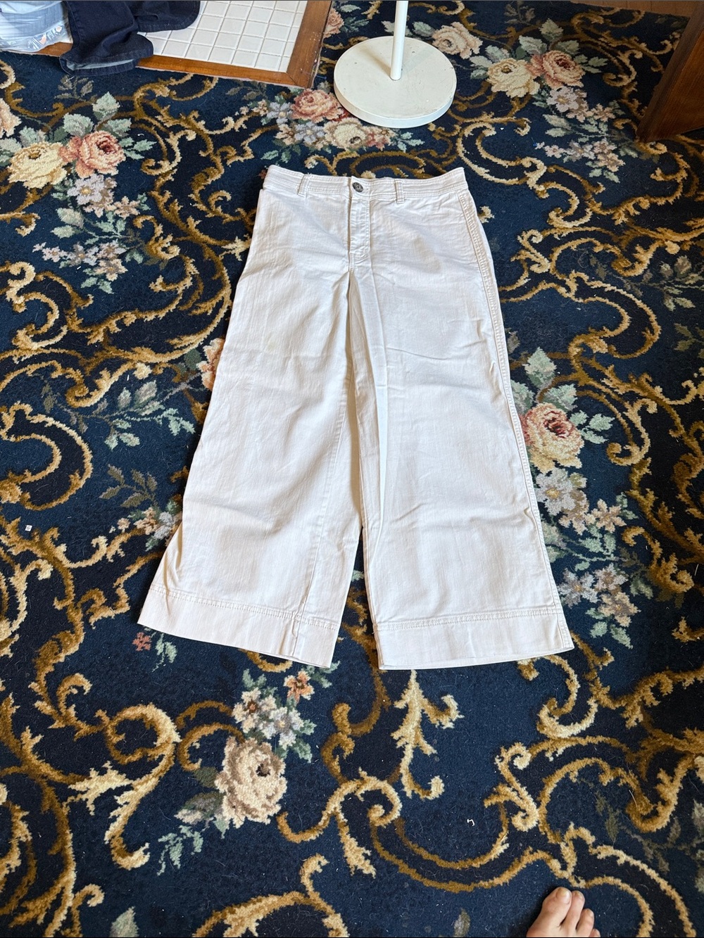 H&M Wide Leg light beige Crop Pants- worn a few times